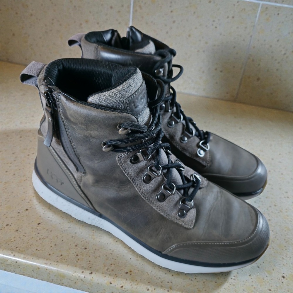 UGG Caulder Waterproof Boots Dark Grey‎ Side Zip Mens Size 9.5